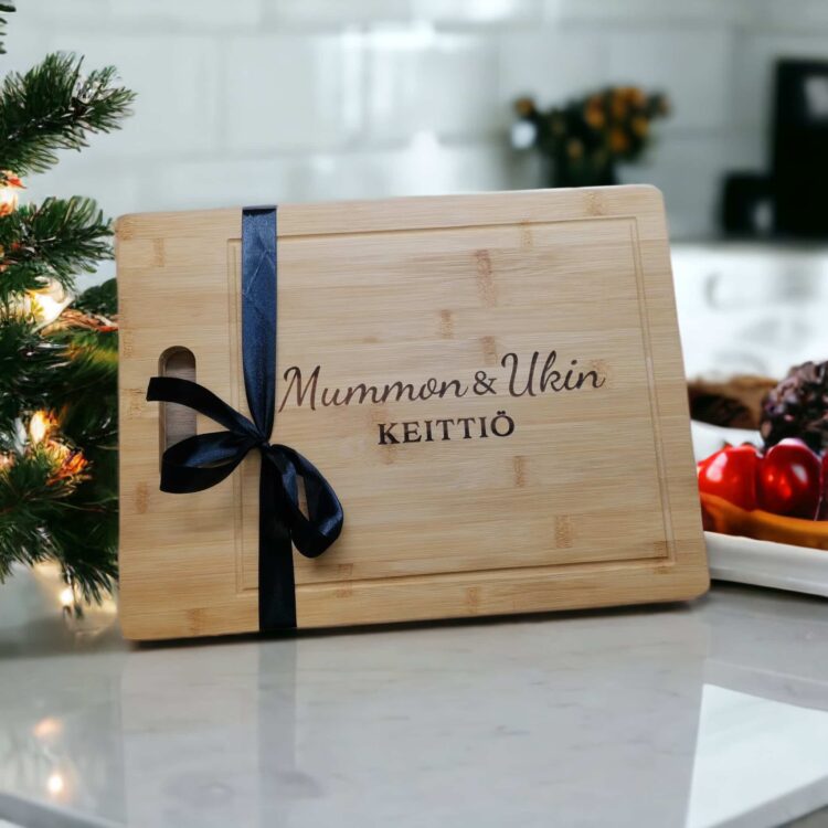 Leikkuulauta kaiverruksella