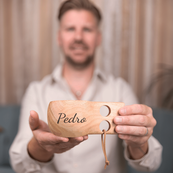 Taza de madera grabada – Regalo personalizado - Imagen 2